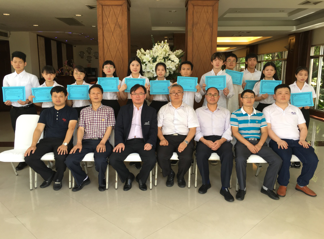 安顺学院副院长令狐荣涛一行访问泰国宣素那他皇家大学和泰国博仁大学