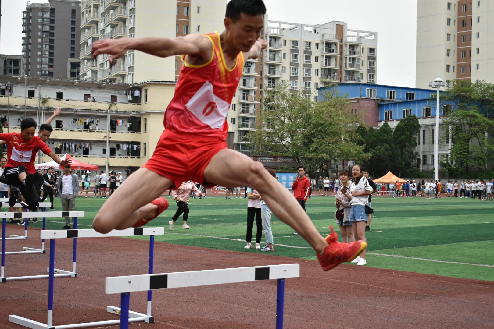 安顺学院第五届大学生体育文化节田径运动会赛场